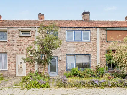 Tussenwoning te koop: Middenstraat 104, Kern Sluiskil Sluiskil