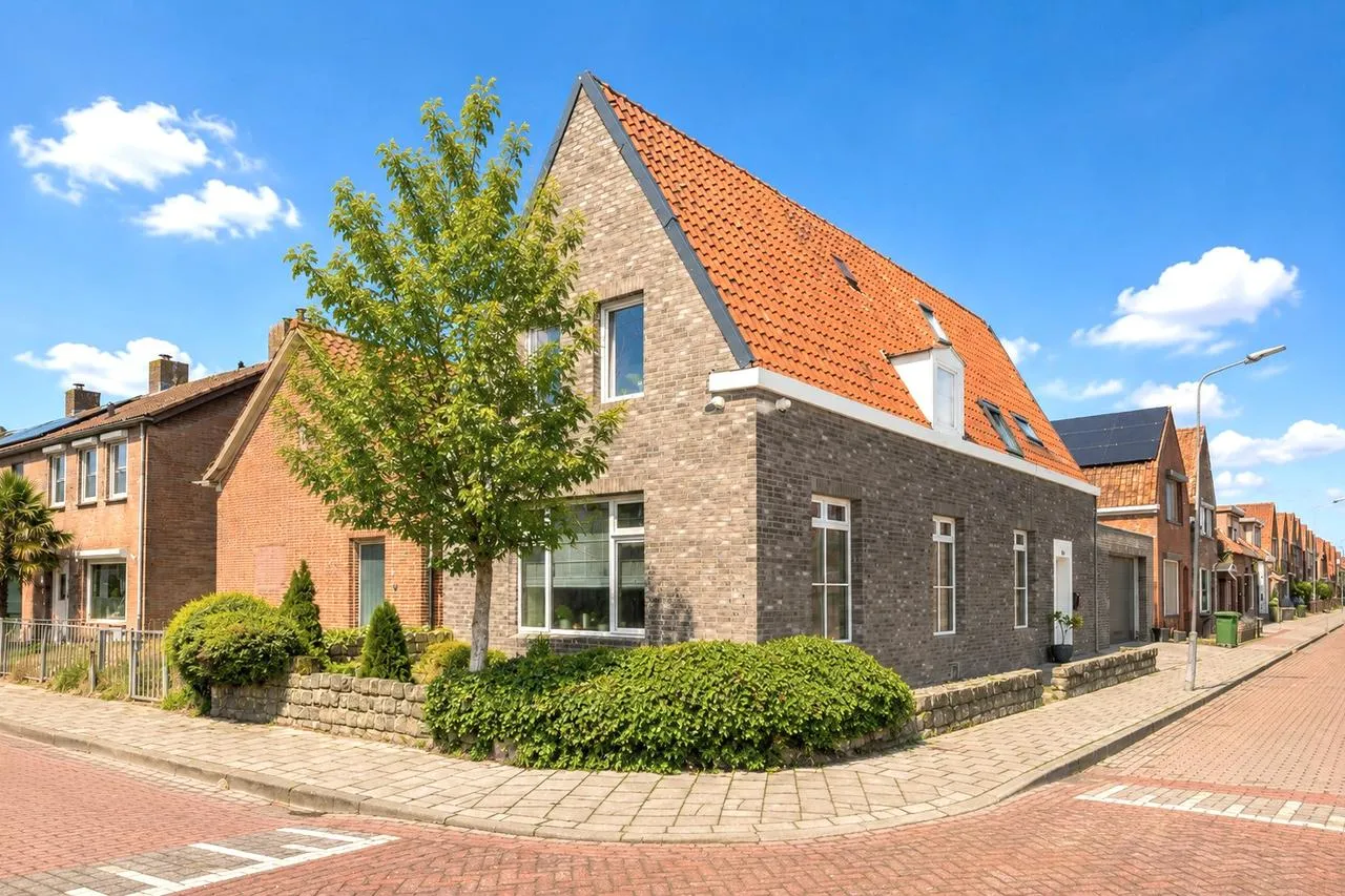 Vrijstaande woning te koop: Middenstraat 98, Sluiskil