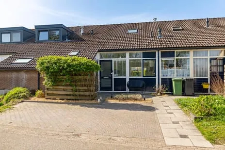 Tussenwoning te koop: Middenweg 100, Annen Annen