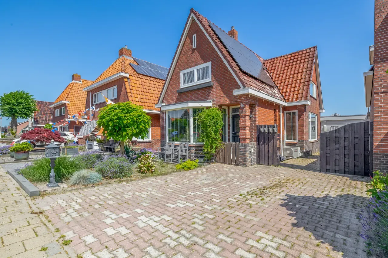Vrijstaande woning te koop: Middenweg 123, Veendam