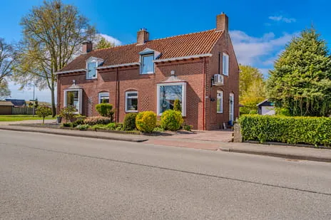 Twee-onder-één-kap te koop: Middenweg 128, Muntendam-oost Muntendam