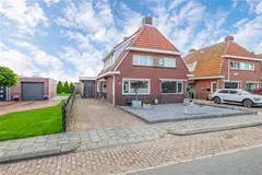 Twee-onder-één-kap te koop: Middenweg 131, Veendam