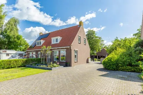 Semi-detached for sale: Middenweg 149, Bantega Bantega