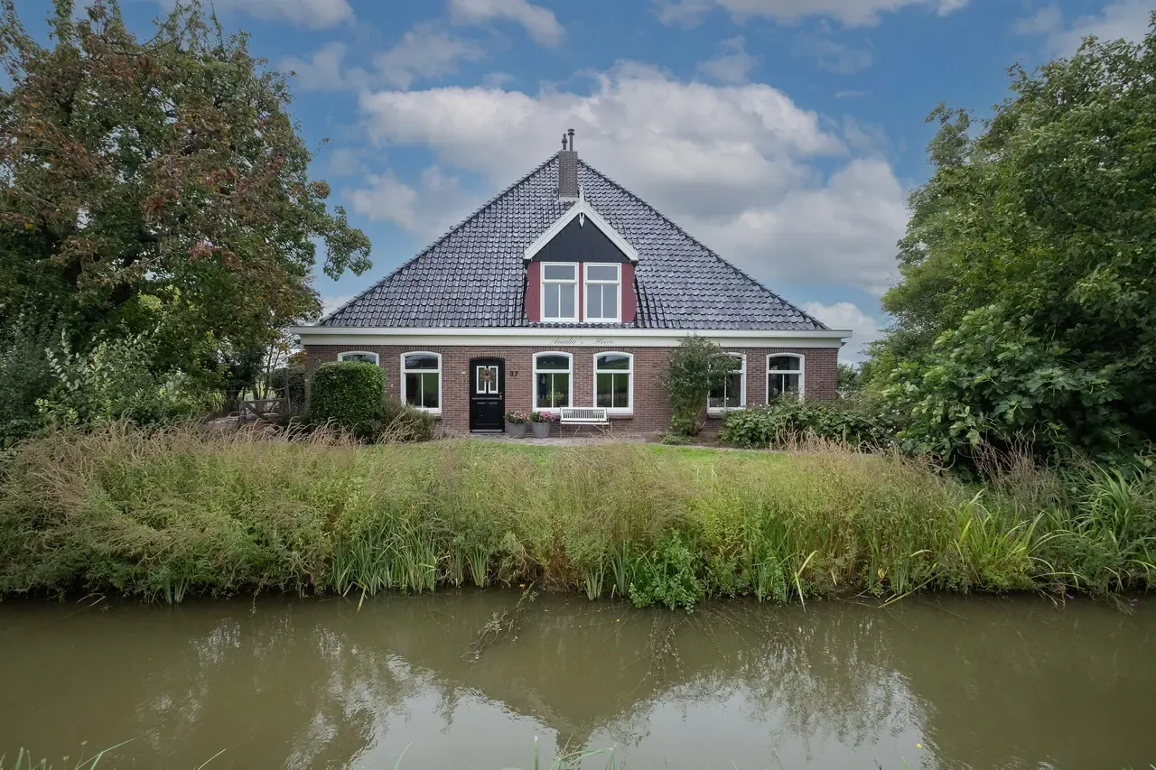 Twee-onder-één-kap te koop: Middenweg 37, Dirkshorn