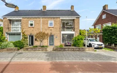 Twee-onder-één-kap te koop: Middenweg 73, Indische buurt-Zuid Den Helder
