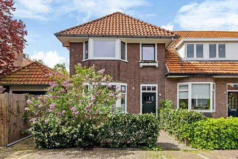 Hoekwoning te koop: Midlumerstraat 18, Vossepark Leeuwarden