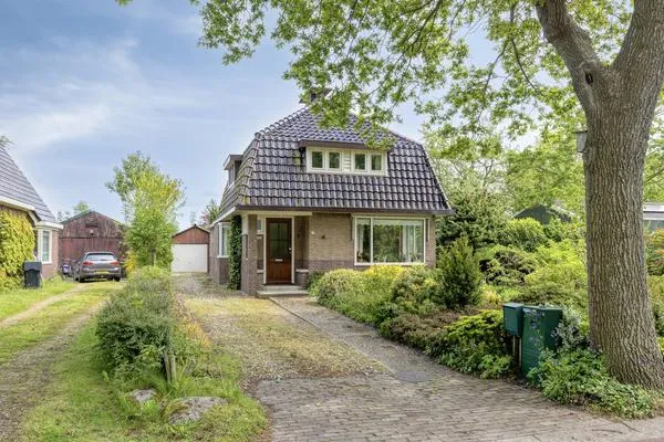 Vrijstaande woning te koop: Miedloane 2, De Westereen De Westereen