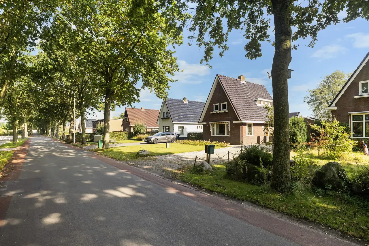 Vrijstaande woning te koop: Miedloane 6, De Westereen