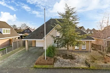 Vrijstaande woning te koop: Mienskar 24, Stiens Stiens