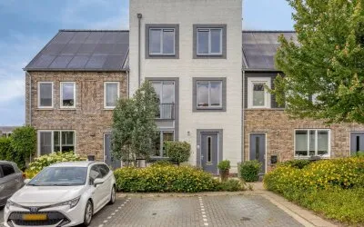 Tussenwoning te koop: Mierikswortel 28, Roelofarendsveen Roelofarendsveen