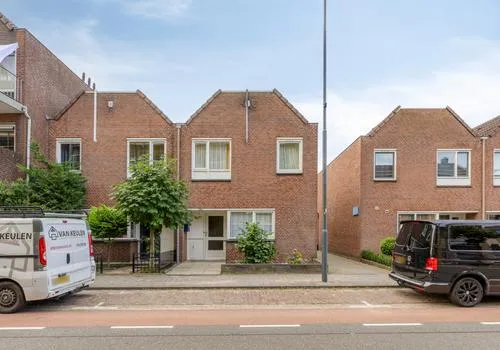 Corner house for sale: Mierloseweg 127, West Helmond