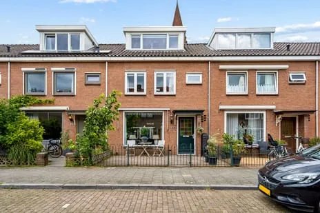 Terraced house for sale: Mijdrechtstraat 81, Rivierenwijk Utrecht