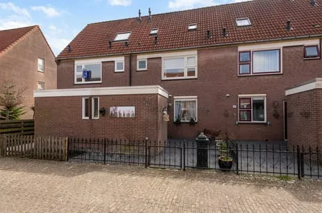 Tussenwoning te koop: Mijehof 409, Holendrecht-Oost Amsterdam