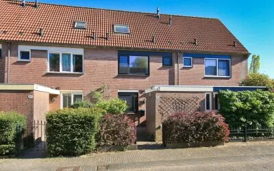 Tussenwoning te koop: Mijehof 79, Holendrecht-Oost Amsterdam