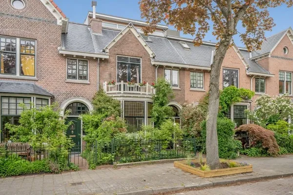Tussenwoning te koop: Mijnbouwstraat 12, Zeeheldenbuurt Delft
