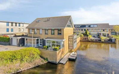 Twee-onder-één-kap te koop: Mikadostraat 3, Azië Purmerend