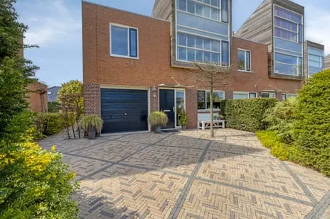 Twee-onder-één-kap te koop: Mildenburgallee 114, Maaswijk-Zuidoost Spijkenisse
