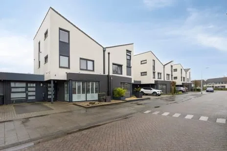 Tussenwoning te koop: Milsbeeksingel 11, Leeuwerik Midden Tilburg