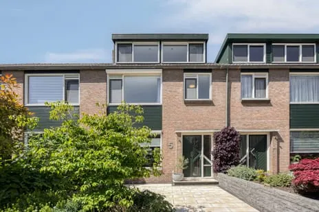 Tussenwoning te koop: Mimosastraat 5, Roelofarendsveen-Noord Roelofarendsveen