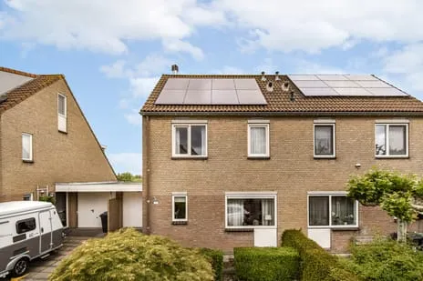 Tussenwoning te koop: Mina Krusemanstraat 24, Kastelenbuurt Schiedam