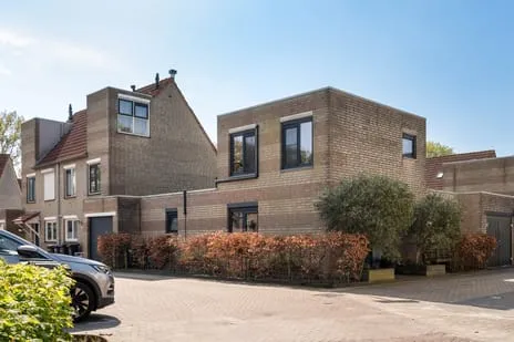 Tussenwoning te koop: Mina Krüseman-erf 209, Johanna Naber-erf en omgeving Dordrecht