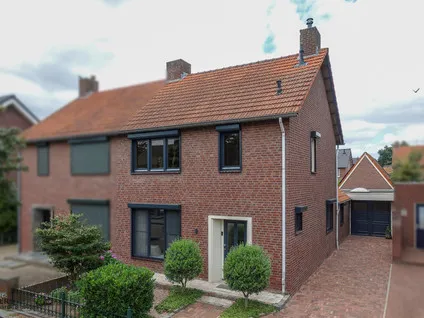 Twee-onder-één-kap te koop: Minister Goselinglaan 7, Reuver Reuver