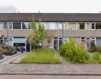 Tussenwoning te koop: Minister van den Brinklaan 124, Burgum