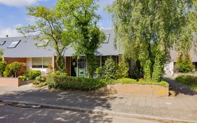 Hoekwoning te koop: Minister van Houtenlaan 82, Velserbeek Velsen-Zuid