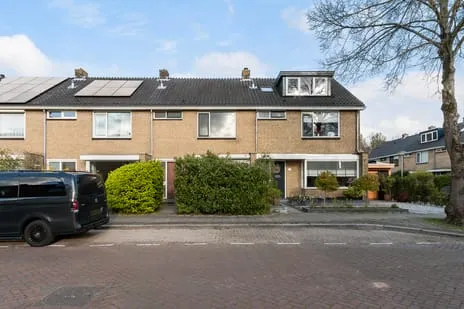 Tussenwoning te koop: Minnaertweg 40, Minnaertweg en omgeving Dordrecht
