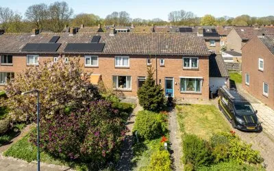 Tussenwoning te koop: Minne Hofstrastraat 42, Franeker It Stiselplak Franeker