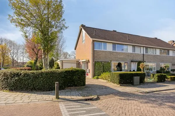 Hoekwoning te koop: Minnertshof 1, Burgum Burgum