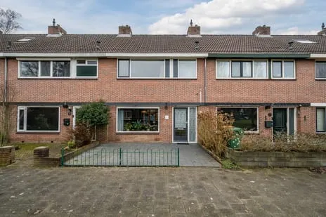 Tussenwoning te koop: Mirandalaan 5, Planetenwijk Heerhugowaard