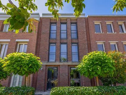Tussenwoning te koop: Moeder Teresalaan 29, Altena Hellevoetsluis