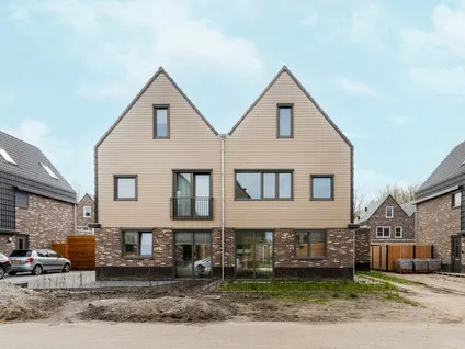 Twee-onder-één-kap te koop: Moerasorchidee 13, Flora Midden Lelystad