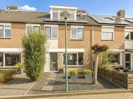 Tussenwoning te koop: Moerbeiengaard 7, Noorderwaard-Noord Wijk Bij Duurstede