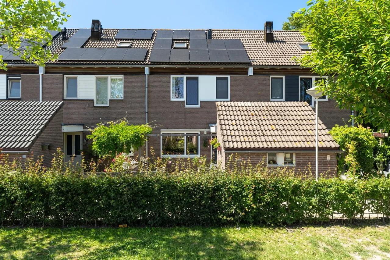 Tussenwoning te koop: Moerbeigaarde 54, Zoetermeer