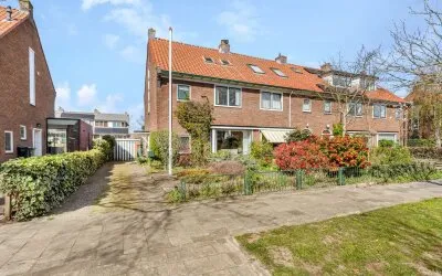 Hoekwoning te koop: Moerbeilaan 60, Bloemenkwartier Zuid Hilversum