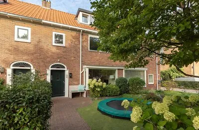 Tussenwoning te koop: Moerbeilaan 72, Hilversum