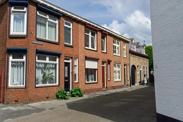 Tussenwoning te koop: Moeregrebstraat 40, Bergen Op Zoom
