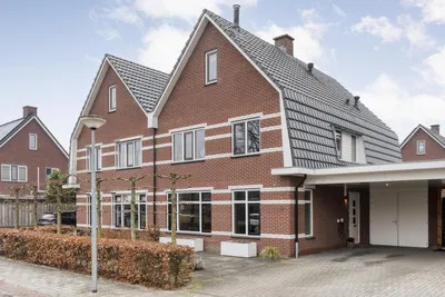 Twee-onder-één-kap te koop: Moesdistel 11, De Heege Coevorden