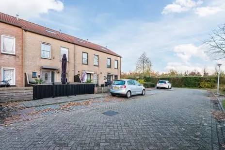 Tussenwoning te koop: Moesdistelstraat 19, Kruidenwijk Noordoost Almere