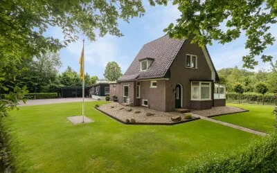 Detached house for sale: Molen-Allee 25, Bosgebied Loenen Loenen