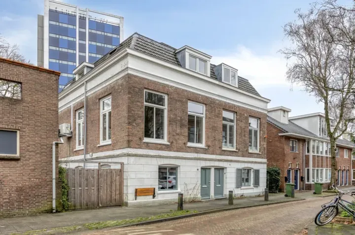 Twee-onder-één-kap te koop: Molenbeekstraat 3, Molenbeke Arnhem
