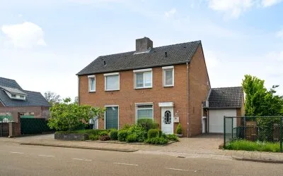 Twee-onder-één-kap te koop: Molenbergweg 18, Herkenbosch Herkenbosch
