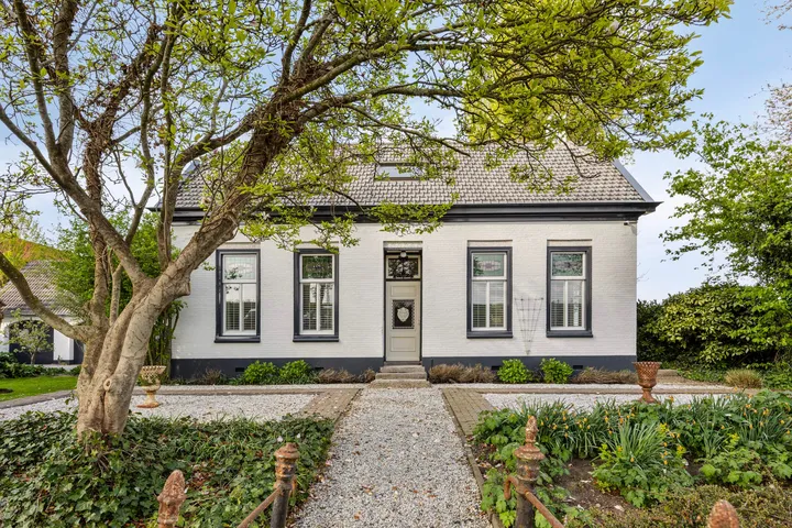 Detached house for sale: Molendijk 24, Numansdorp Buitengebied Numansdorp
