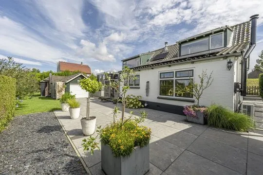 Vrijstaande woning te koop: Molendijk 33, Piershil
