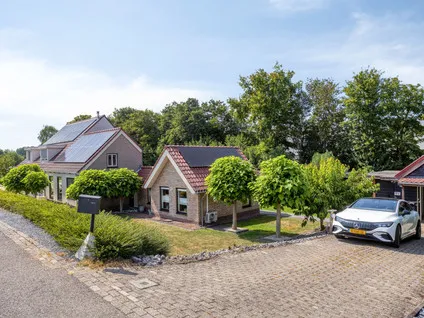 Twee-onder-één-kap te koop: Molendijk 36, Melissant woonkern Melissant
