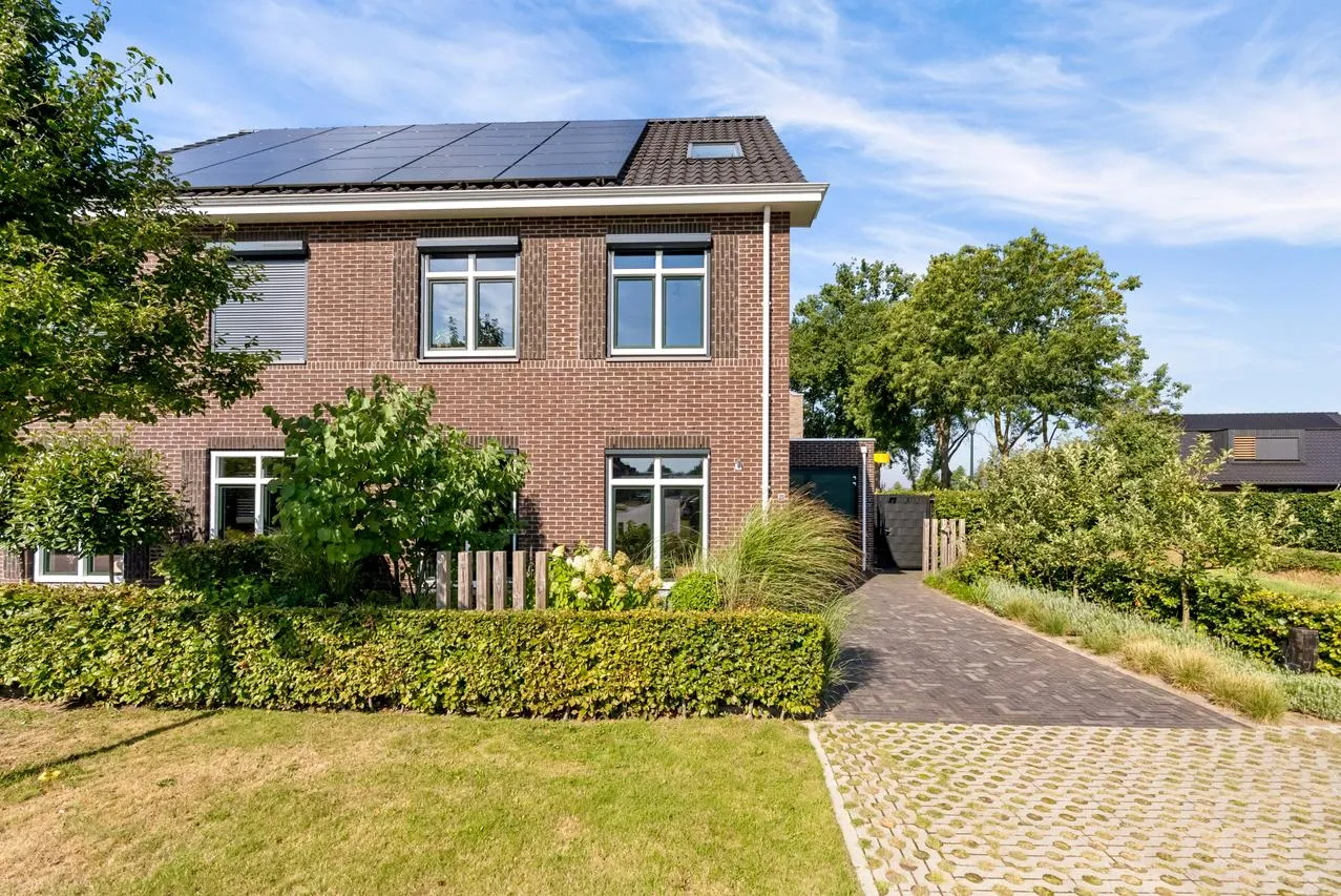 Twee-onder-één-kap te koop: Molendijkjes 25, Elburg