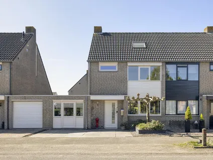 Tussenwoning te koop: Moleneind 124, Prinsenbeek Prinsenbeek
