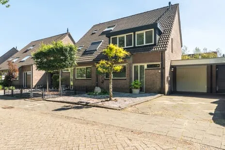 Tussenwoning te koop: Molengang 9, Molenbuurt Oosterhout (Nb)